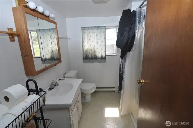 Back house full bath.
