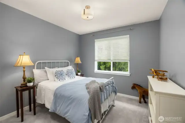 Large 2nd floor bedroom