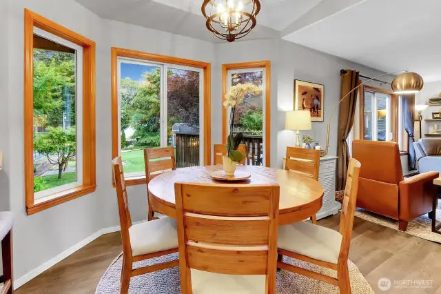 Dinning space with Picture Windows