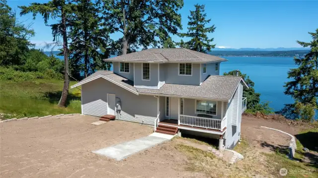 Welcome Home to 40 Beach Way Hat Island, Wa 98206