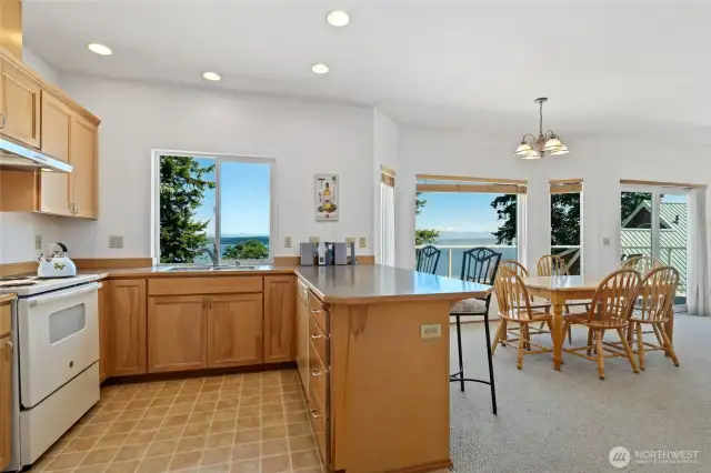 Bright & spacious kitchen & dining area all with incredible views.