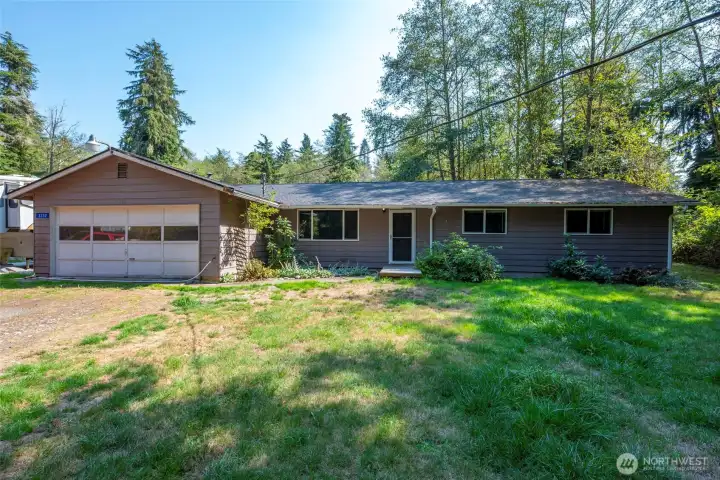 3 bedroom rambler with 2 car garage!