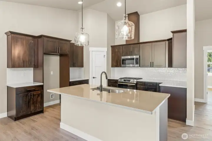 Center Island with Breakfast Bar
