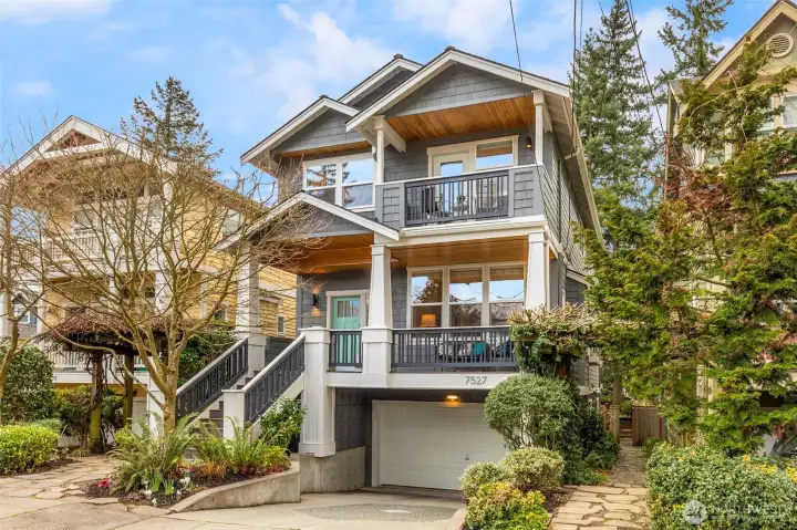 Stunning modern Craftsman home in View Ridge.