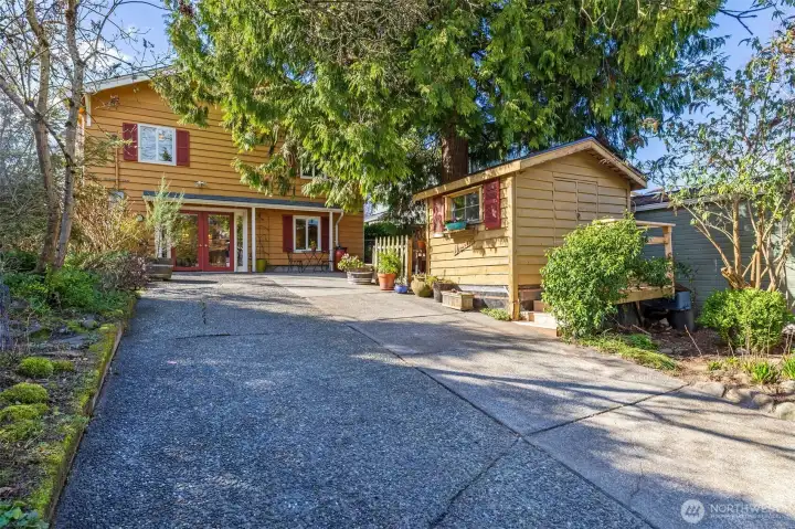 This 6250 sq ft lot runs from street to alley.