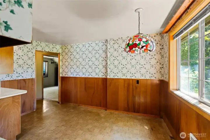 eating area off kitchen