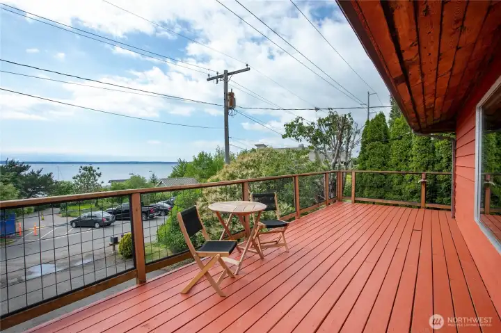 Expansive deck with VIEWS! Expansive deck with VIEWS!
