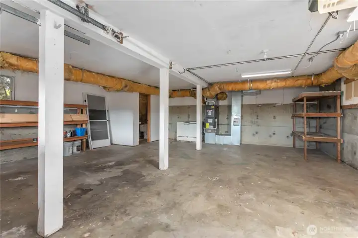 Attached garage Attached garage