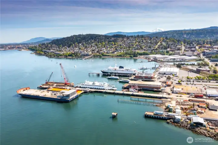 Boulevard Park, the South Bay Trail, and Fairhaven with easy access to waterfront recreation, dining, shopping, and trails. Boulevard Park, the South Bay Trail, and Fairhaven with easy access to waterfront recreation, dining, shopping, and trails.