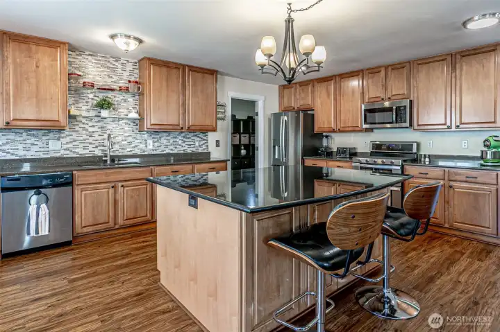 Lager Kitchen with plenty of counter space