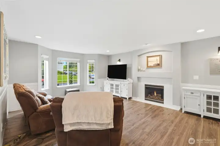 Main Floor Gas Fireplace Main Floor Gas Fireplace
