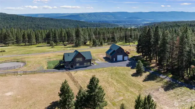Stunning Mountain home in the Teanaway!