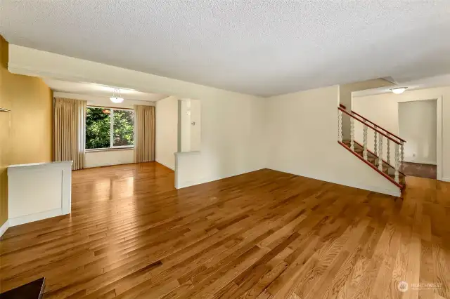 Great flow to living room to dining area!