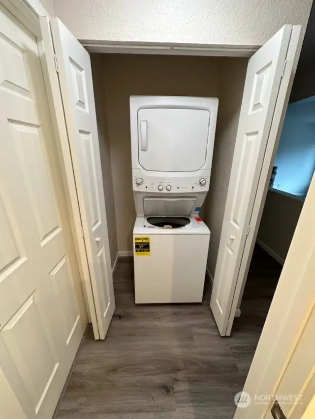 Convenient in-unit washer and dryer.