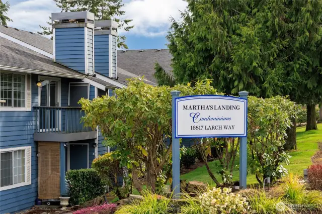 Martha's Landing is a wonderful community conveniently located near shopping, parks & numerous restaurants.