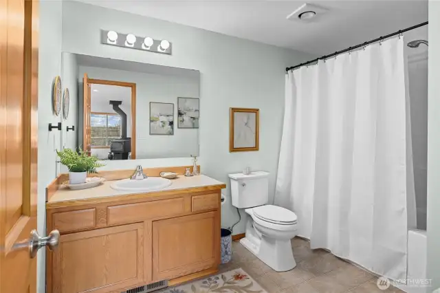 Shared full bathroom.