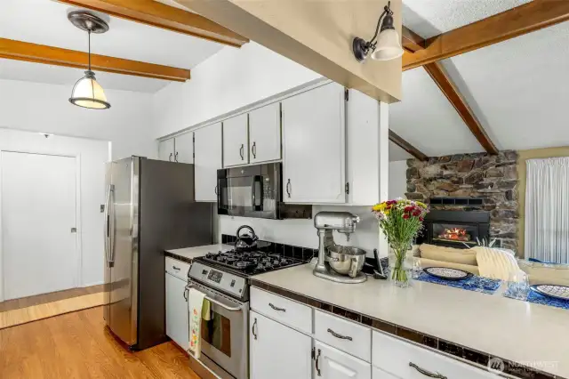 There is lots of counter space for preparing