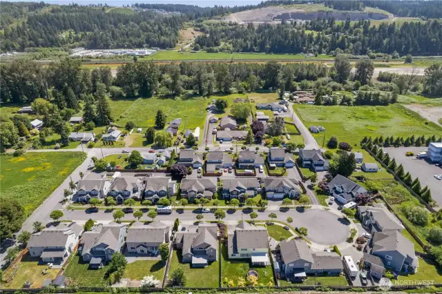 The perfect peaceful neighborhood located close to freeway access, amenities, and schools!