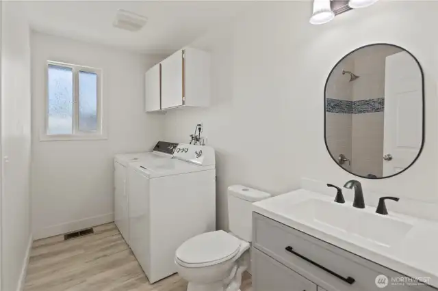 Main Bath w/ Laundry