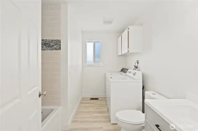 Main Bath w/ Laundry