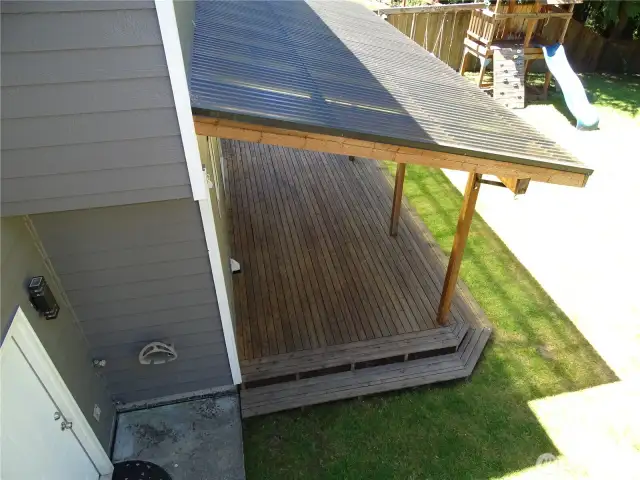 Covered Deck. Great For Entertaining.