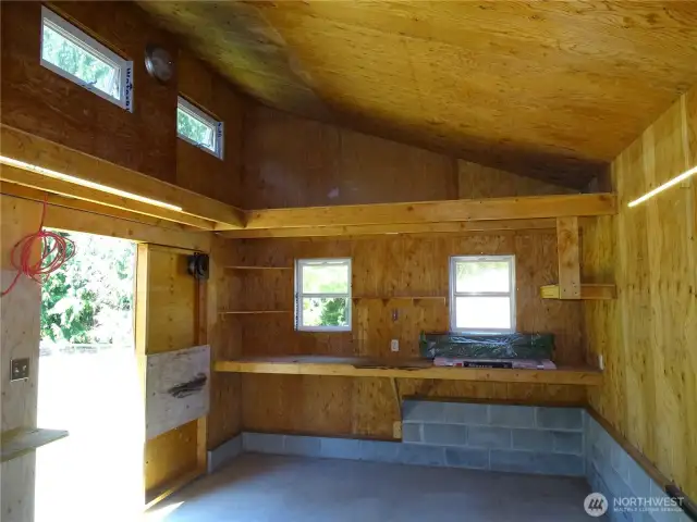 Work Shop With 3/4 Wrap Around Storage Loft.