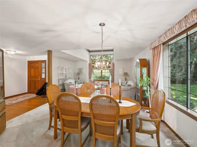 Formal Dining / Formal Living