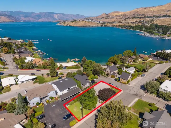Walkable to Lake Chelan