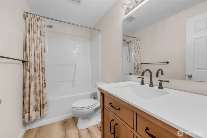 2nd level bathroom