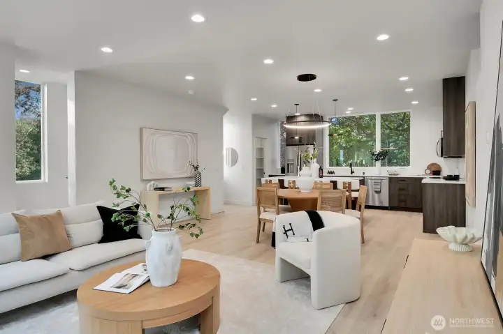 Windows on 4 sides bright light oi from all angles.