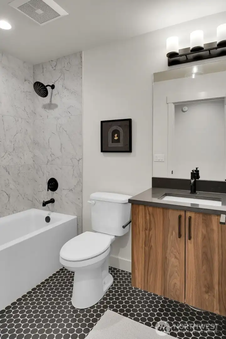 Ground  level full bathroom