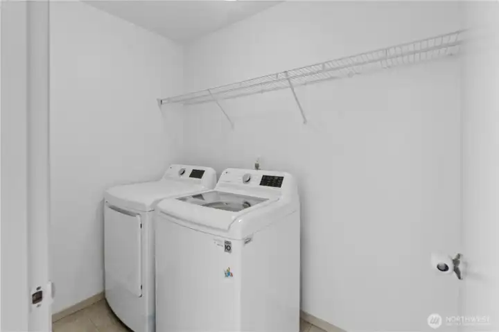 W/D Stay with generous size utility room