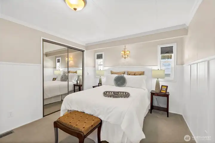 Another angle of the primary.  No, this isn't the only closet.