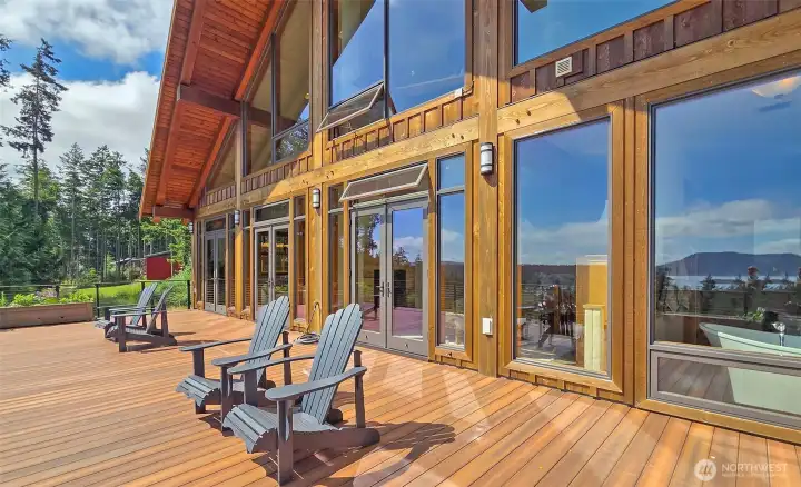 Main floor Deck