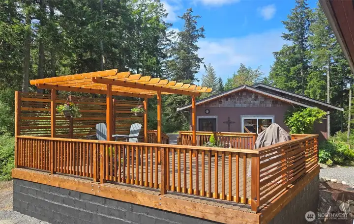 Detached Deck