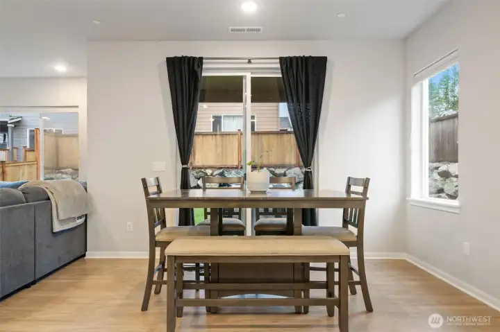 Dining (13'1" x 9'0") Dining (13'1" x 9'0")