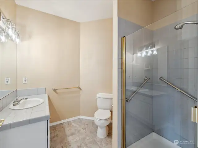 Lower Level 3/4 Bath