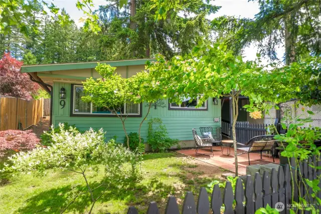 Front yard garden space