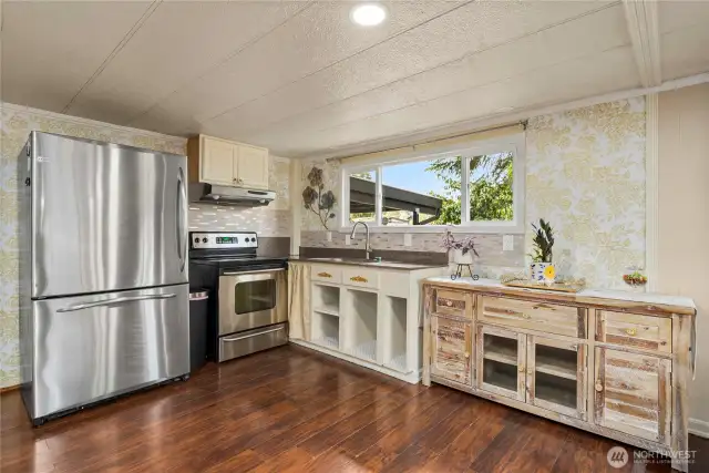 kitchen area space for dining table