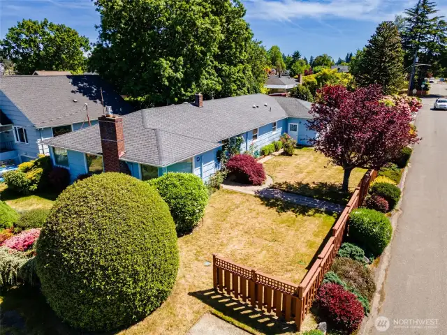 Generous corner lot