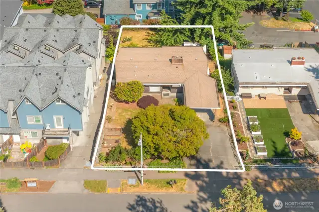 Frontage on Roosevelt and NE 10th Place for flexibility in options