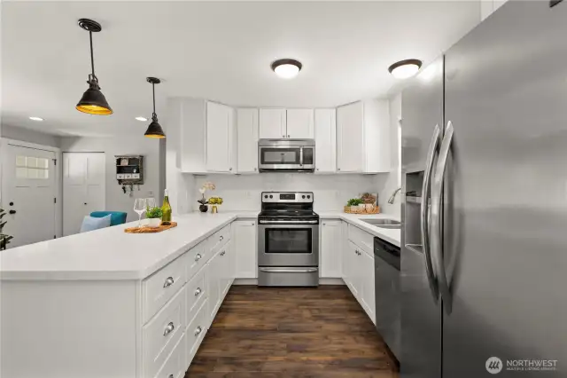 All kitchen appliances stay