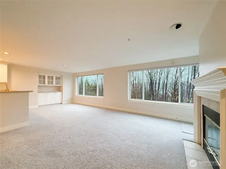 Spacious Living & Dining!