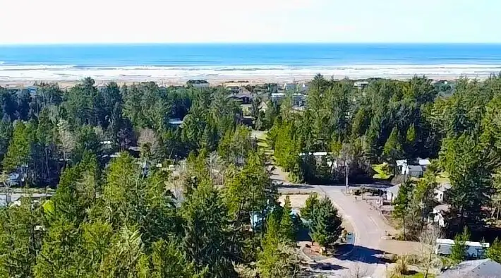 The beach is just 7 blocks away!