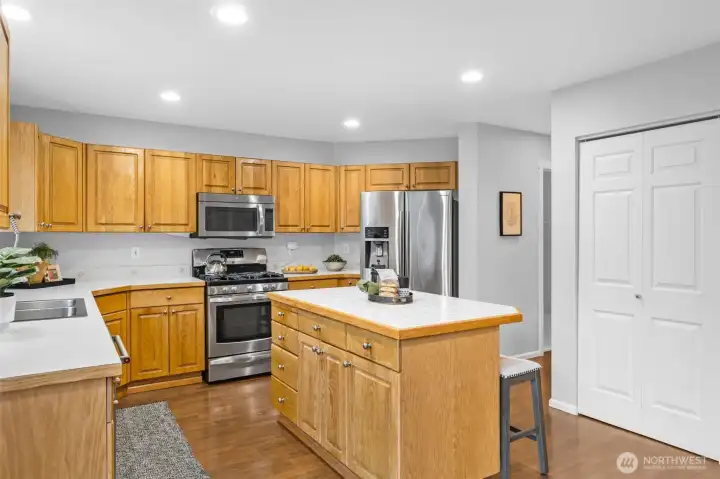 Kitchen with all appliances included.