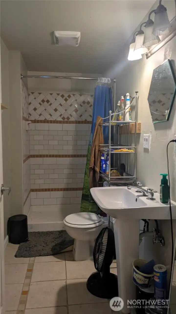 3/4 Bathroom