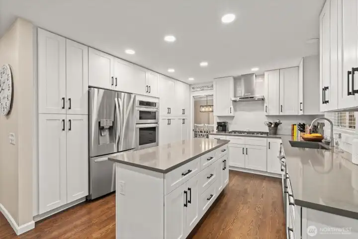 Kitchen appliances all stay with the home.