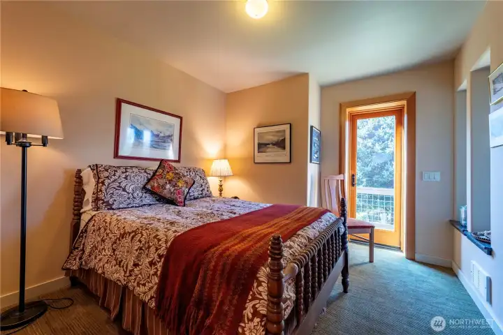 Guest bedrooom