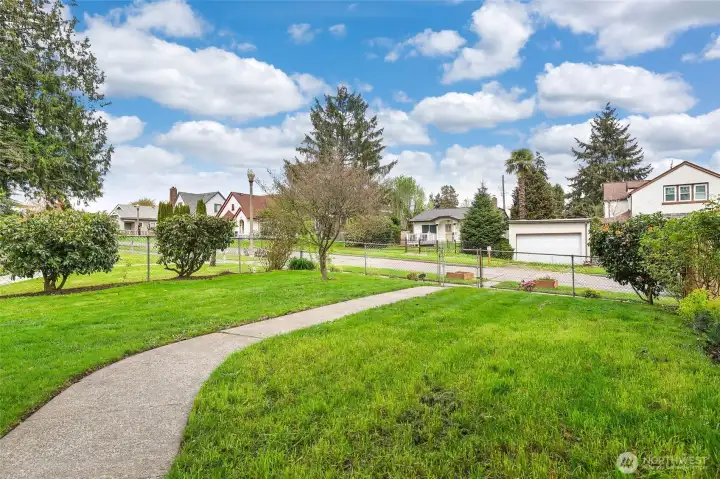 Plenty of room for the pups to run or summer BBQ's!