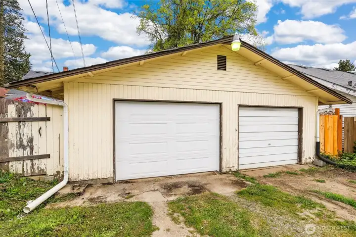 Oversized 2 car garage/shop